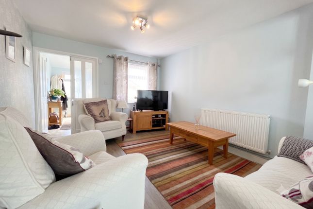 11 Chalfont Way, Luton, Bedfordshire photo 3