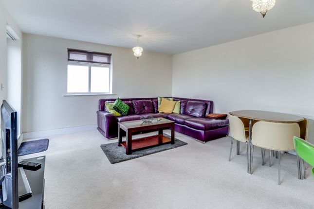 Flat to rent in 7 Empress House, 173 Staines Road Westreet, Sunbury-On-Thames