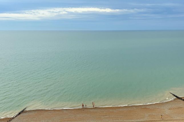 40, Marine Court, St. Leonards-on-Sea photo 2