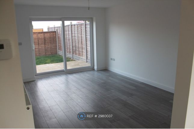 Elizabeth Road, Bishop's Stortford photo 3