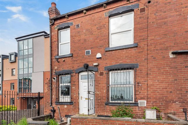 End terrace house to rent in Leslie Terrace, Leeds