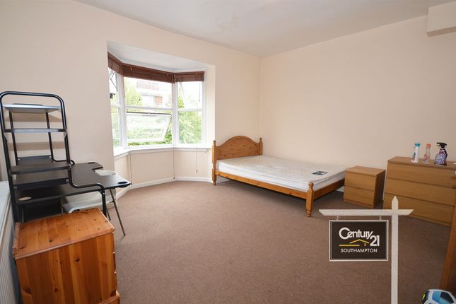 Flat to rent in |Ref: R152065|, Chapel Road, Southampton