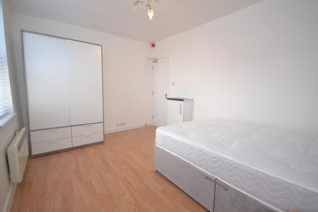Studio to rent in Charles Street, Reading