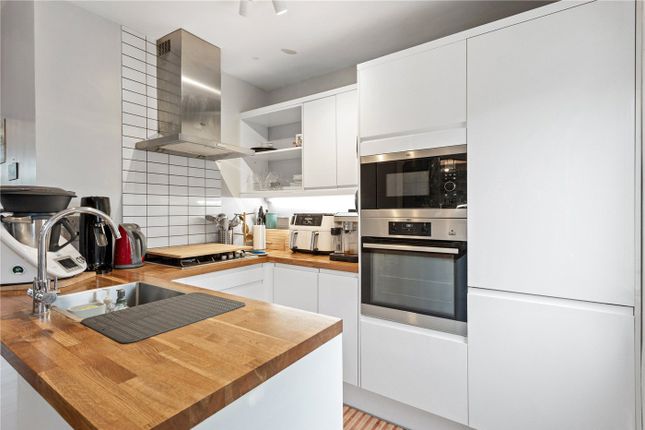 106, Links Road, London photo 4