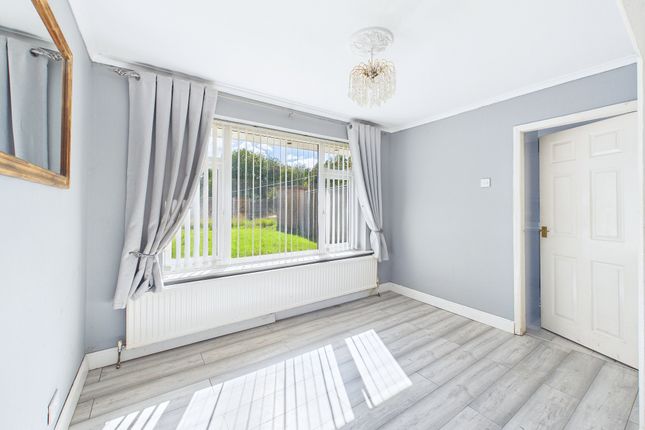 95, Whiteside Road, Haydock photo 3