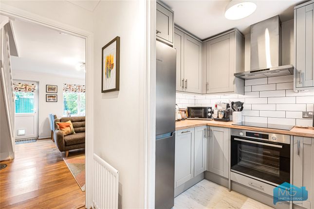 6, Simpson Close, London photo 4