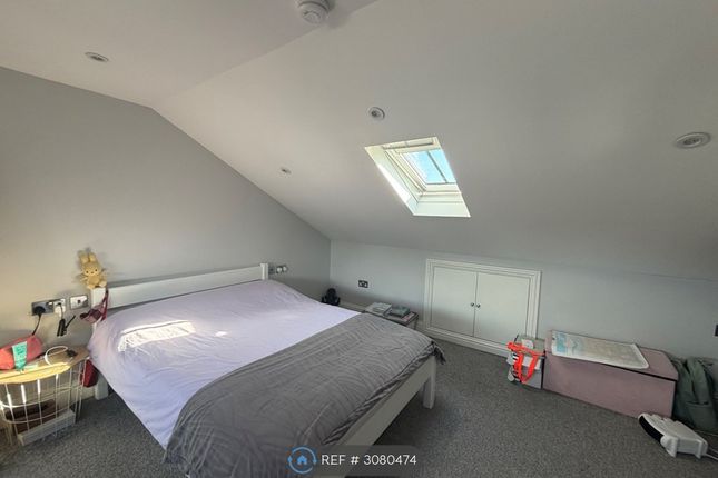 A Hendon Lane, London photo 2