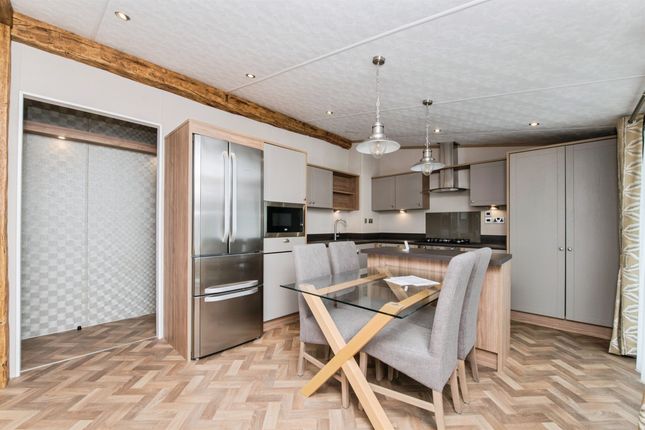 2-bed caravan on ., 22, Underhill Park, Tiverton, £200,000