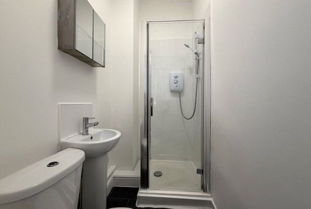 Room 1, 93, Wrightington Street, Greater Manchester photo 3
