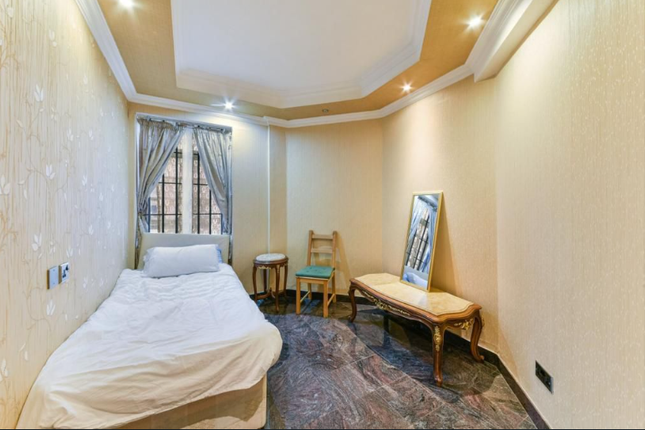Flat for sale in Stourcliffe Street, London