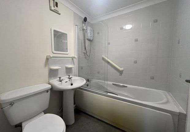 10 Prouts Court, Launceston, Cornwall photo 4
