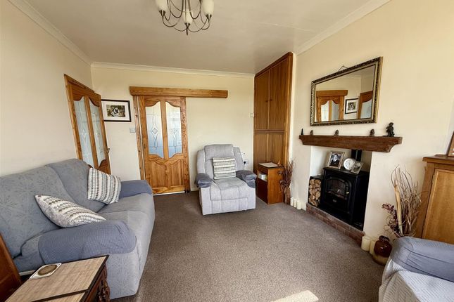 15, Llechyfedach, Llanelli photo 5