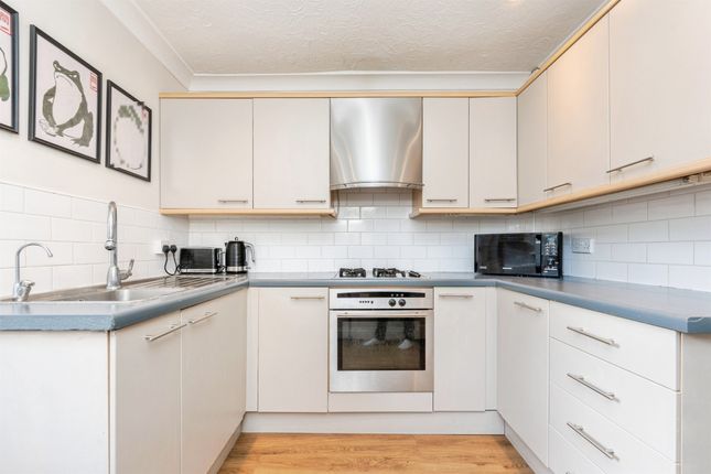 30, Hughenden Road, HIGH WYCOMBE photo 4
