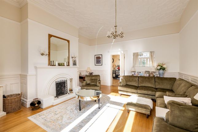 Middle Grange, Sunderland Hill, Bedford photo 3