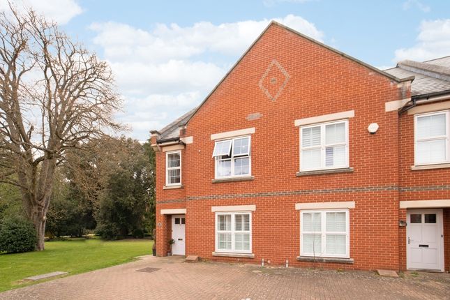 Thumbnail Flat to rent in Beningfield Drive, London Colney, St.Albans