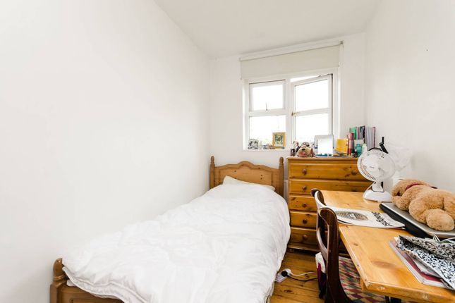 Terraced house to rent in Gwyn Close, Fulham, London