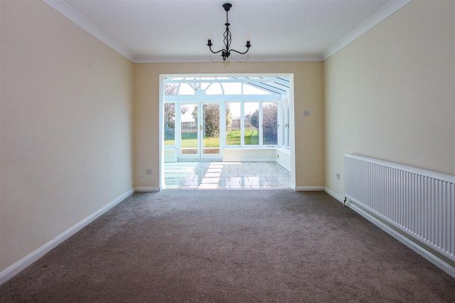 17, Park Meadow, Brentwood photo 4