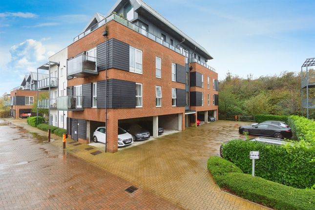 Thumbnail Flat for sale in The Kilns, Redhill