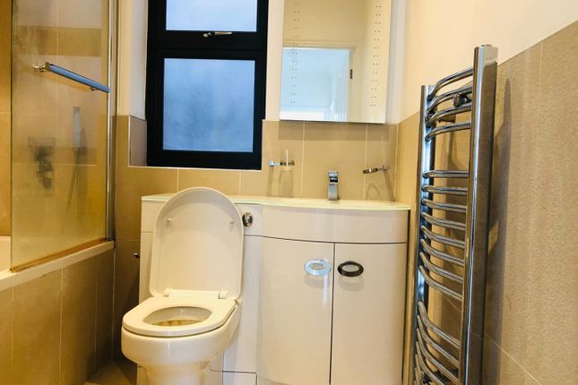 Flat 3, Willoughby Road, London photo 5