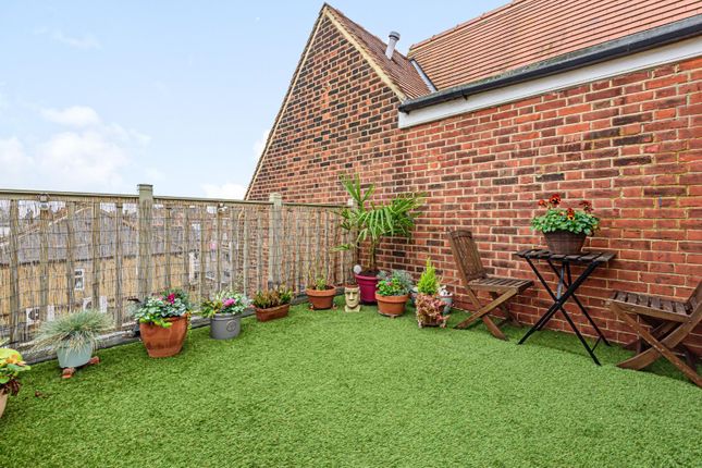 Flat for sale in Central Avenue, Welling