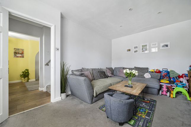 29, Barnes Cray Road, Kent photo 3