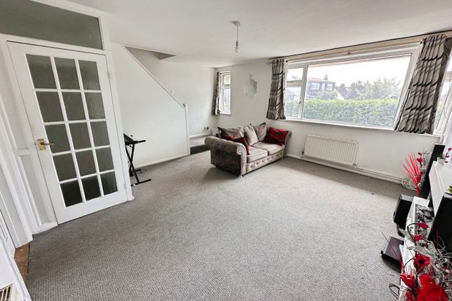 84, St. Fabians Drive, CHELMSFORD photo 2