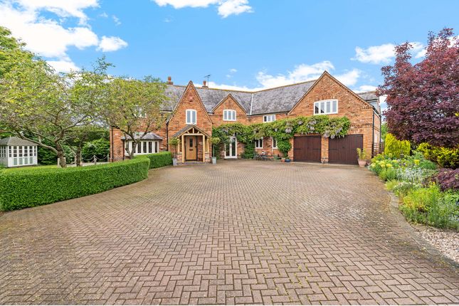 Thumbnail Country house for sale in Park Lane, Walton