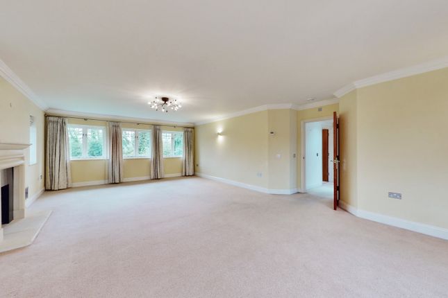 Flat for sale in Tidmarsh Grange, Tidmarsh, Reading, Berkshire