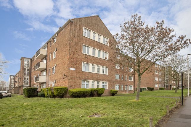 Thumbnail Flat to rent in Broomhill Road, Woodford Green