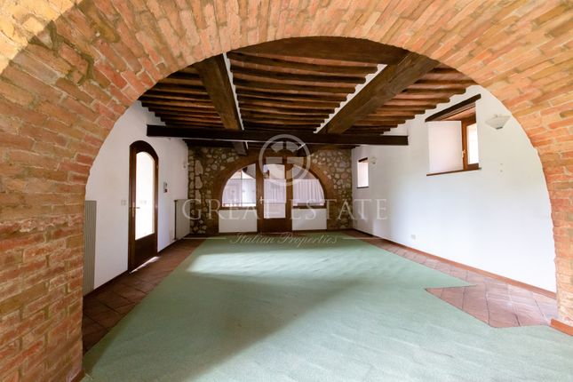 Villa for sale in Sovicille, Siena, Tuscany