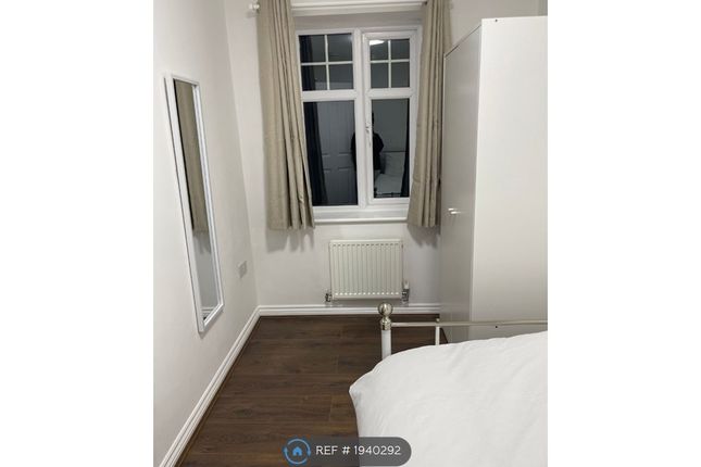 Room to rent in Birmingham Road, Oldbury