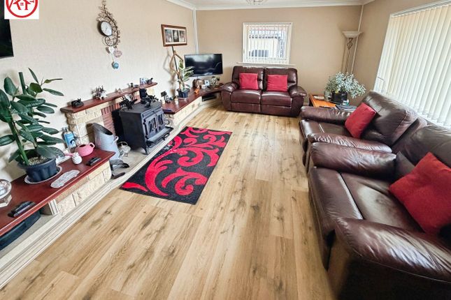 7, Fairford Close, Highbridge photo 2