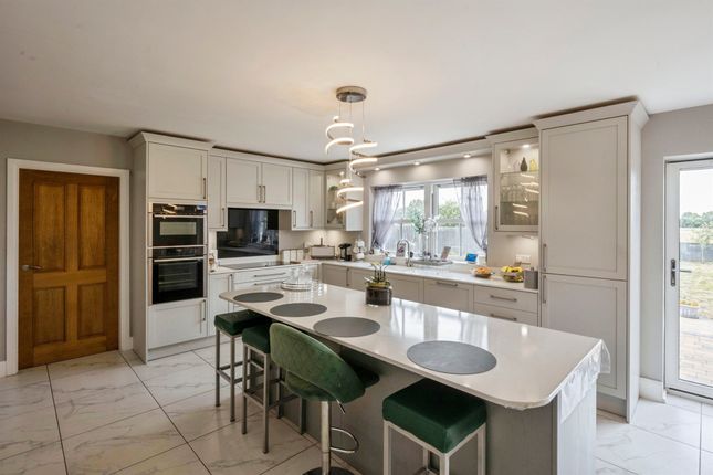 Meadow View, Sandtoft Road, Doncaster photo 3