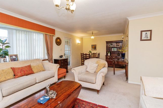 7, Creswell Farm Drive, Stafford photo 2