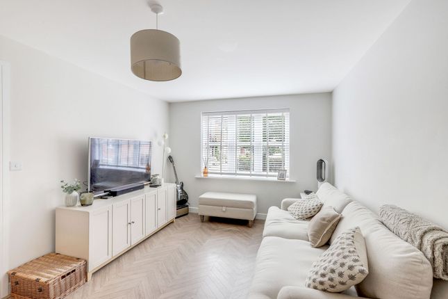 25 Esam Close, Newark photo 3