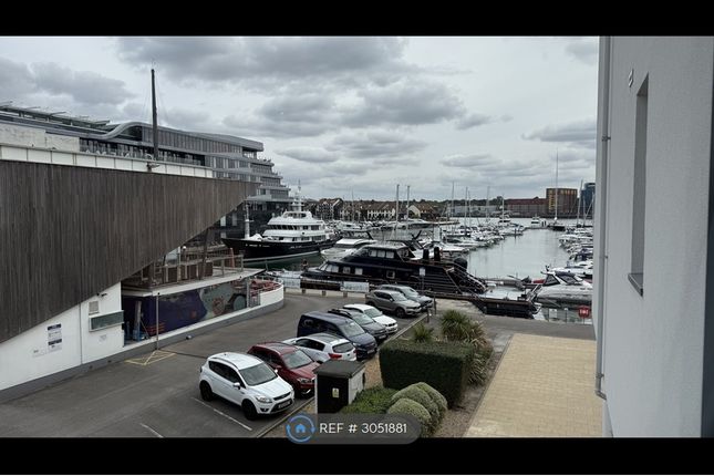 Flat, Cobalt Quarter Maritime Walk, Southampton photo 2