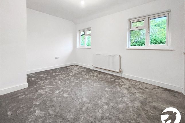 18, Beesfield Lane, Dartford photo 4