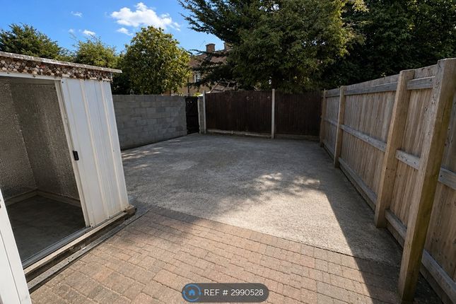 Bath Road, Hounslow Middlesex, London photo 3