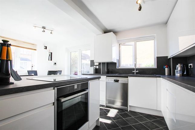 2, Goodman Drive, Leighton Buzzard photo 4