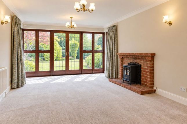 Lower Road, Leatherhead photo 3