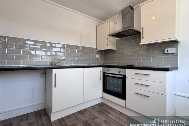 Flat 1, 122 - 124, Caerphilly Road, Cardiff, Cardiff photo 2