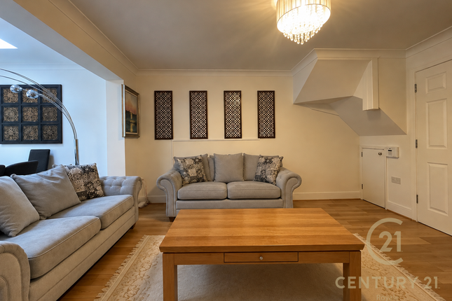 Isabella Place, KINGSTON UPON THAMES photo 4