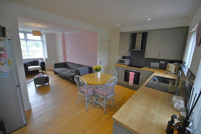 19, Worksop Road, Doncaster photo 3