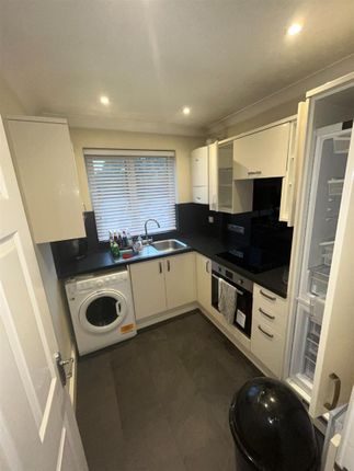 Flat 6 Alexander Court, 7A, York Close, Christchurch photo 2