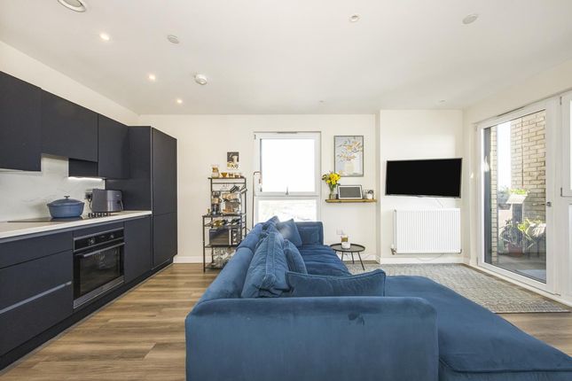 Alder Point, 110, Green Ferry Way, London photo 4