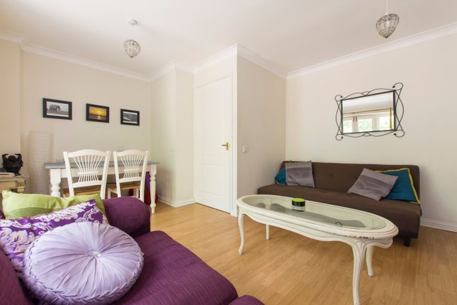 Terraced house to rent in Shalbourne Sq, Hackney