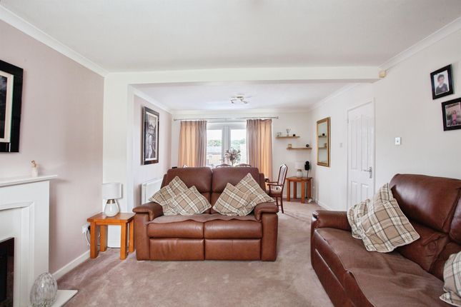 11, Chevet Rise, Barnsley photo 3