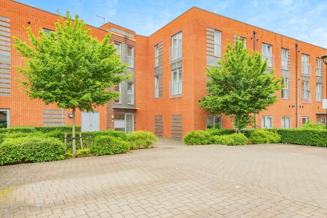 Thumbnail Flat for sale in Ashcombe House, Meridian Way, Southampton