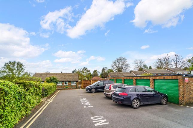 Maisonette for sale in Beacon Way, Banstead