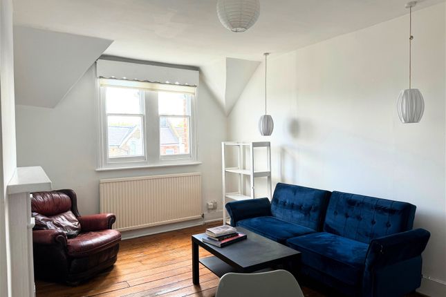 Flat to rent in Agamemnon Road, London